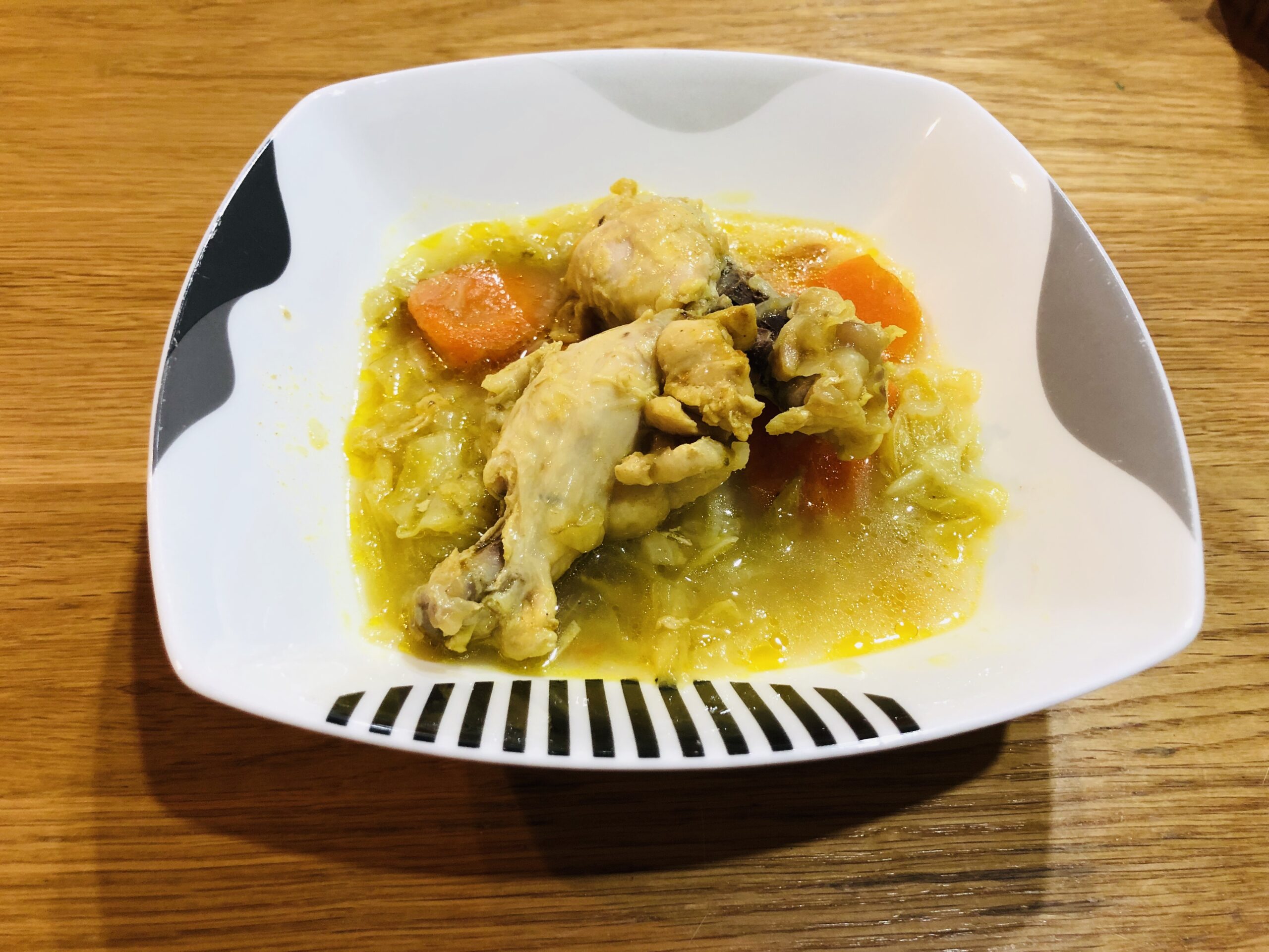 肉と野菜の水分で！ホットクックで無水スープカレー | みくのホット 